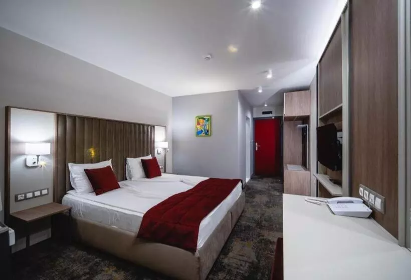 Saint George Hotel & Medical Spa