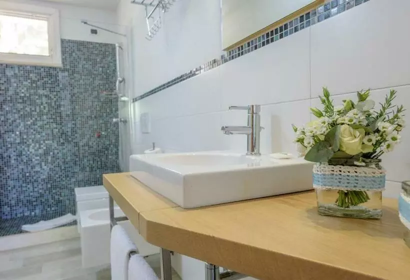 Отель Garden Beach