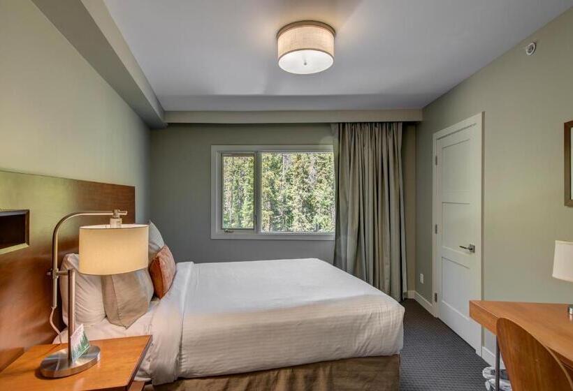 The Juniper Hotel & Bistro