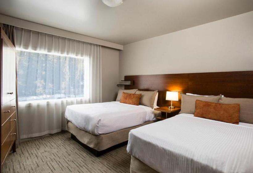 The Juniper Hotel & Bistro