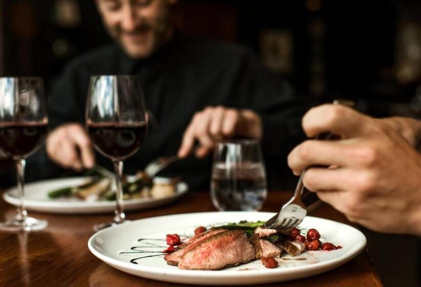 The Juniper Hotel & Bistro