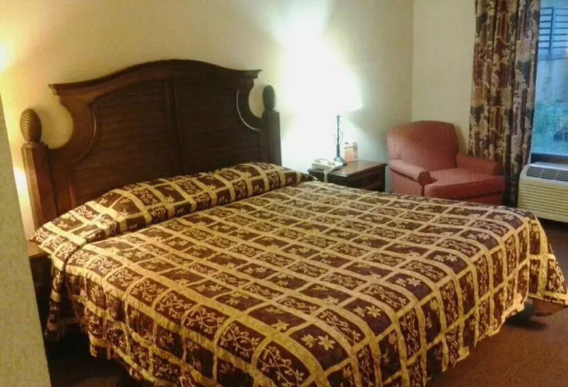 ホテル Westmont Inn & Suites