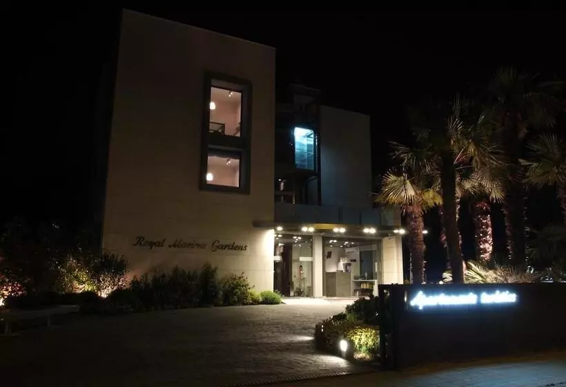 Apartamentos Royal Marina Gardens