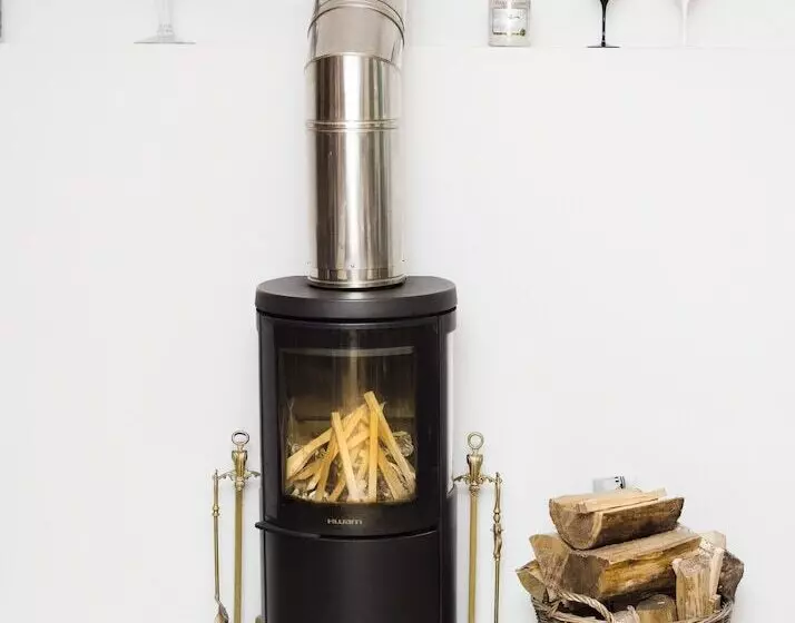 Отель Beachcombers