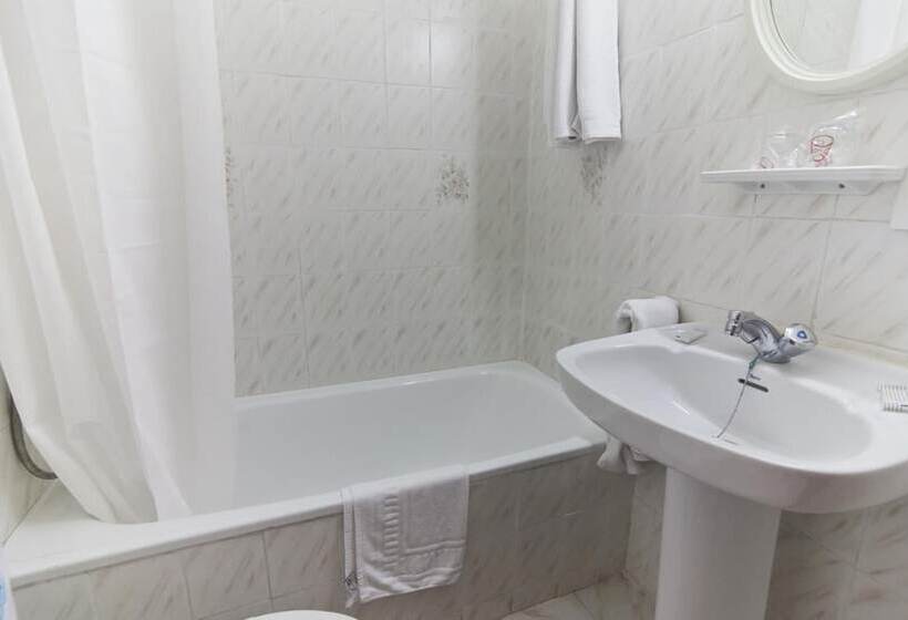 هتل Cala Bona Y Mar Blava