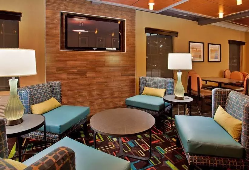 Holiday Inn Express Hotel & Suites North Kansas City, An Ihg
