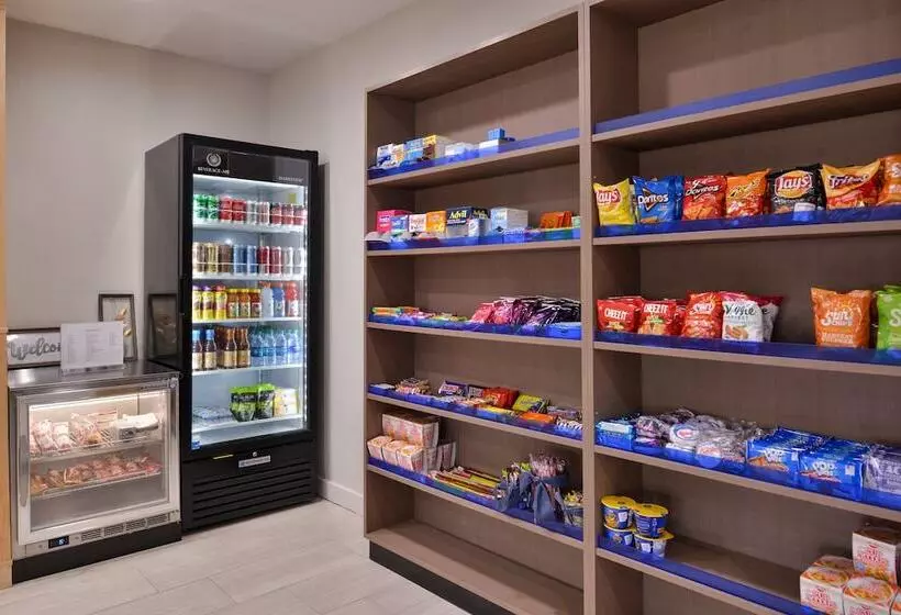 Holiday Inn Express Hotel & Suites North Kansas City, An Ihg