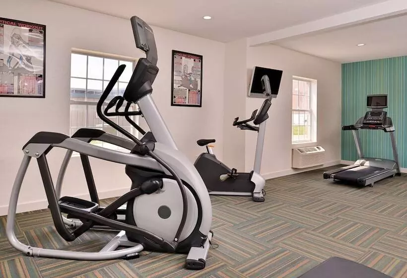 Holiday Inn Express Hotel & Suites North Kansas City, An Ihg