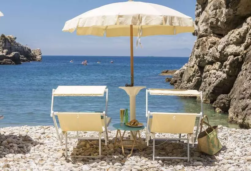 Отель Relais Regina Giovanna