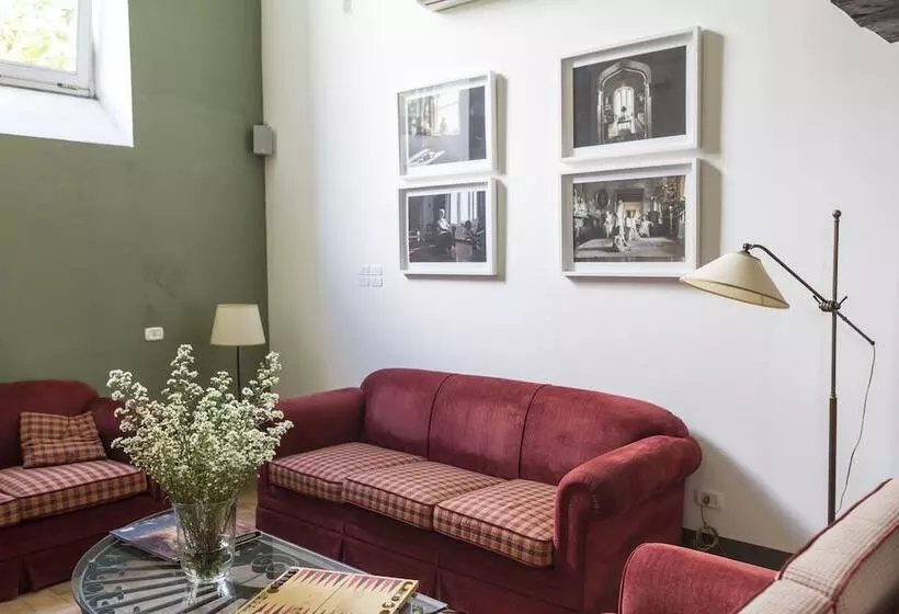 Отель Relais Regina Giovanna