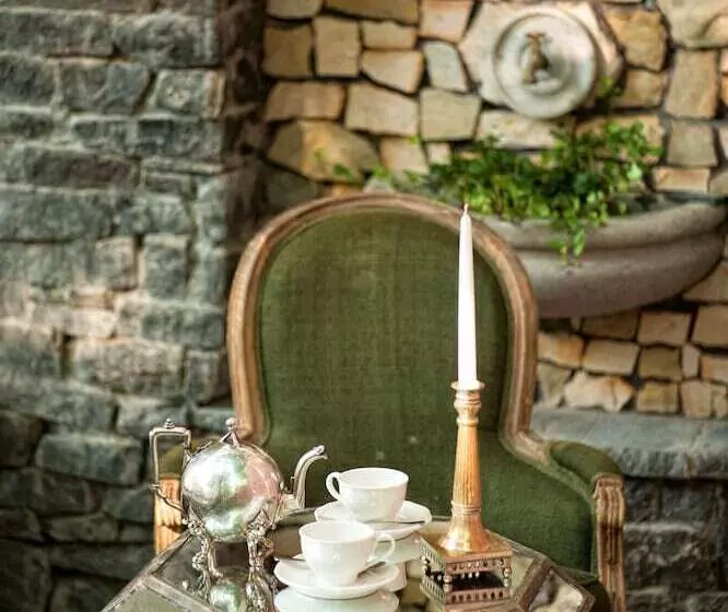 هتل Vozdvyzhensky Boutique