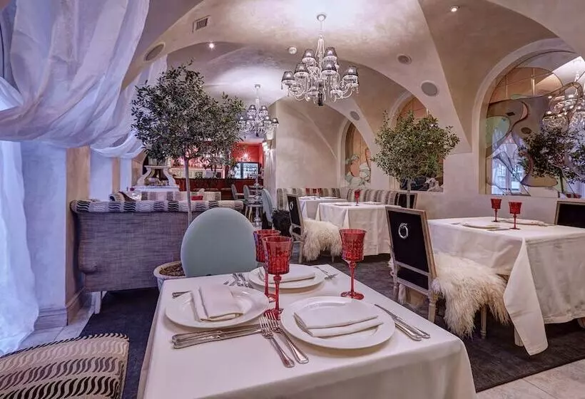 هتل Vozdvyzhensky Boutique