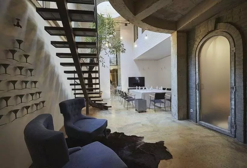 هتل Vozdvyzhensky Boutique