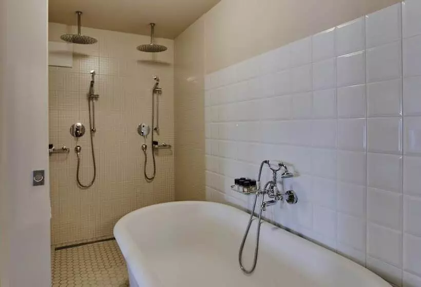 هتل Vozdvyzhensky Boutique