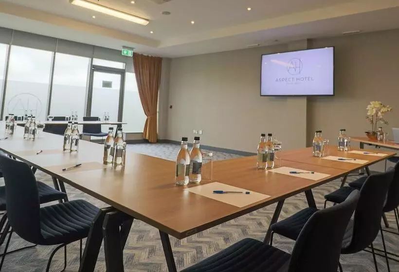 Aspect Hotel Park West