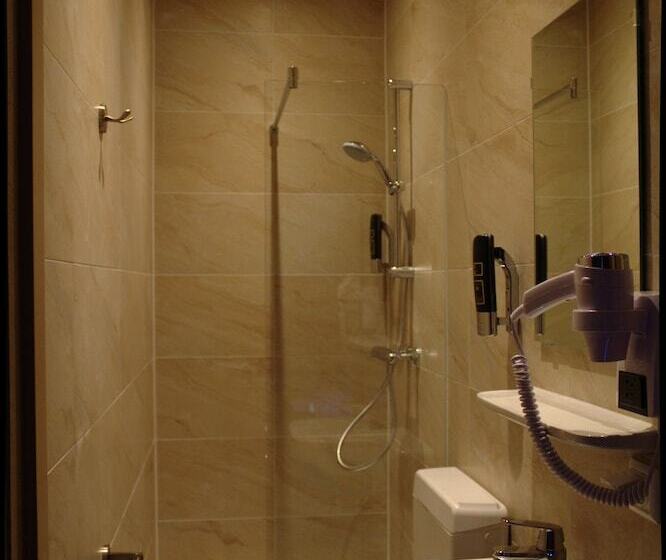 Отель Aston City