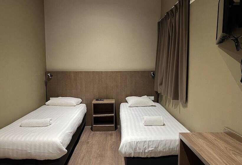 Отель Aston City