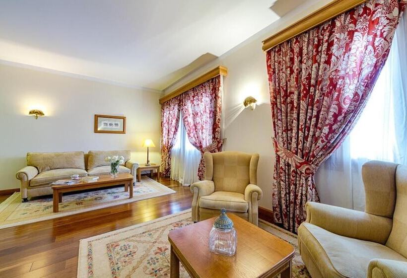 Azz Peñafiel Las Claras Hotel & Spa