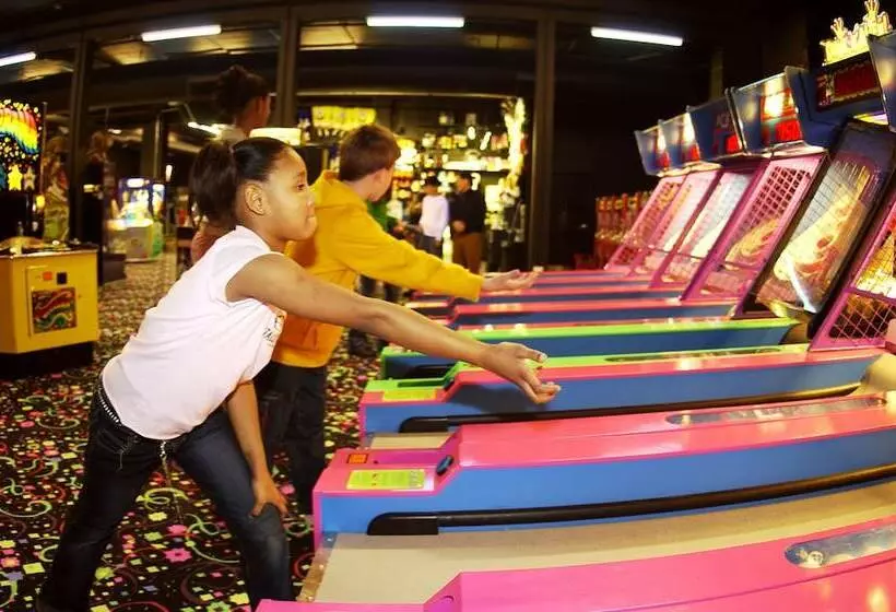 Отель Great Wolf Lodge Niagara Falls