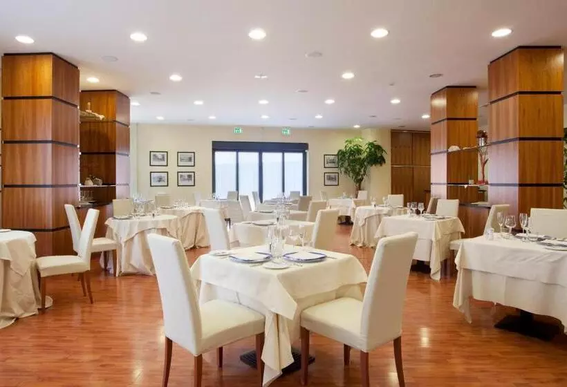 בית מלון כפרי Holiday Inn Cagliari, An Ihg