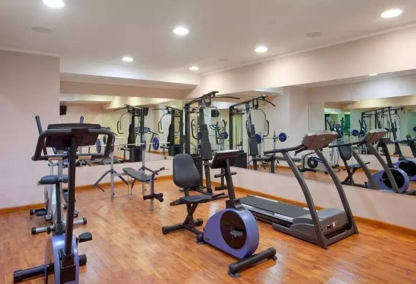 בית מלון כפרי Holiday Inn Cagliari, An Ihg