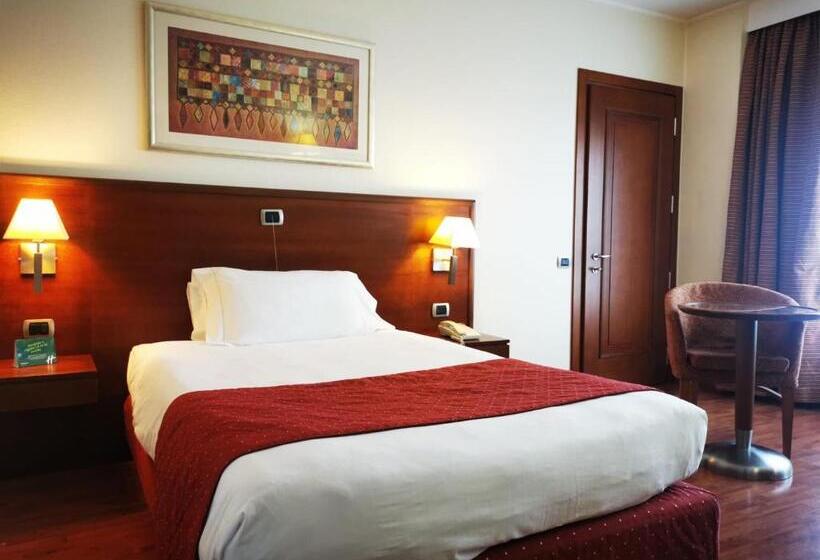 בית מלון כפרי Holiday Inn Cagliari, An Ihg