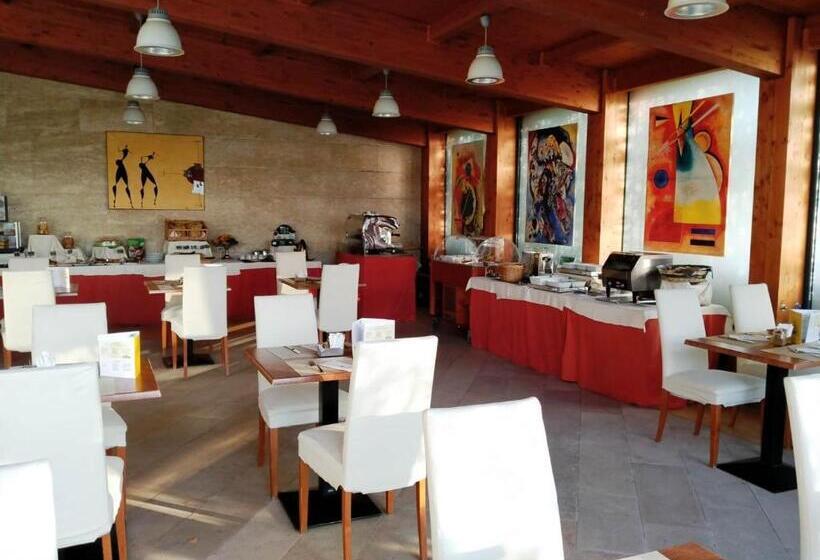 בית מלון כפרי Holiday Inn Cagliari, An Ihg