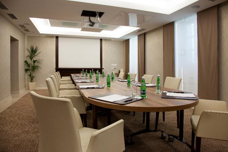 هتل Mamaison Le Regina Boutique