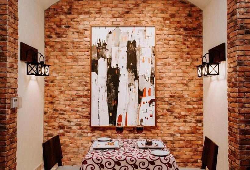 هتل Tesoro Ixtapa Beach Resort