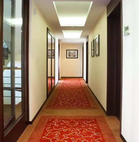 The Hotel Fitzgerald