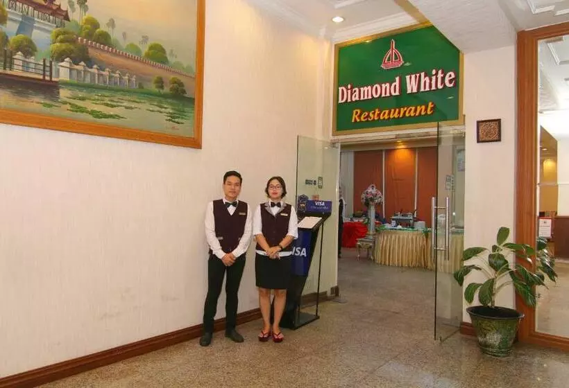 هتل Central Yangon