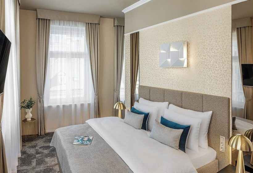 هتل Maestro By Adrez