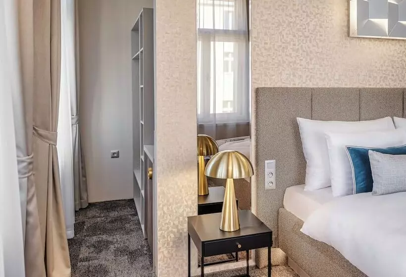 هتل Maestro By Adrez