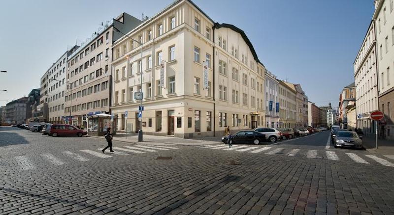 هتل Maestro By Adrez