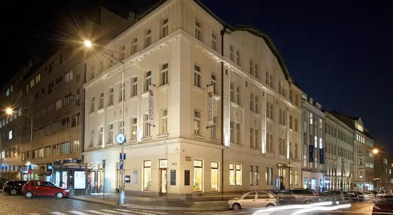 هتل Maestro By Adrez