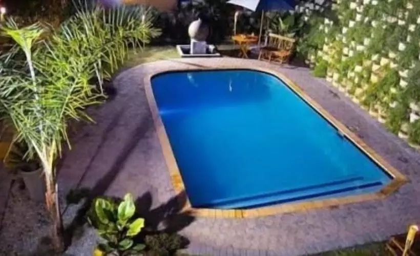 Hotelli Overmeer Guest House