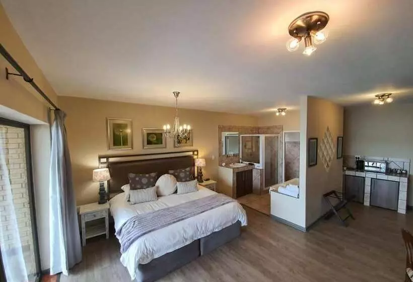 Hotelli Overmeer Guest House