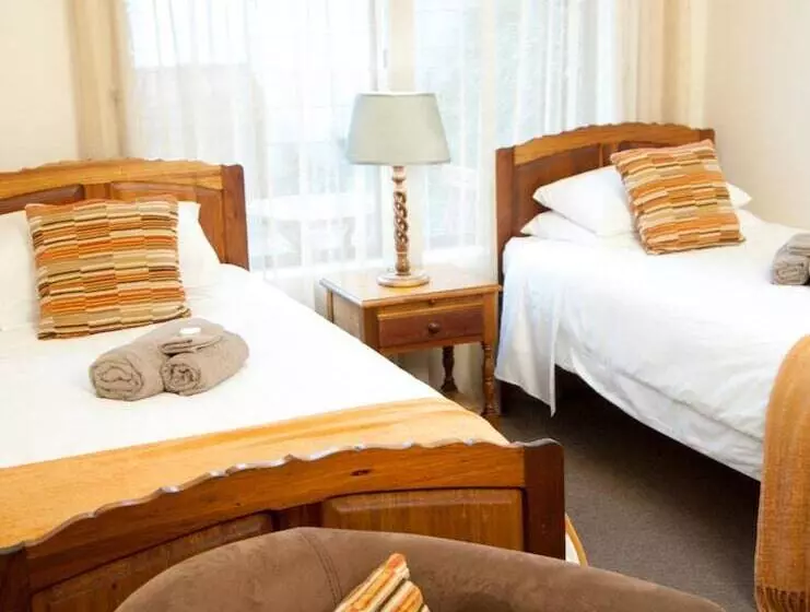 Hotelli Overmeer Guest House