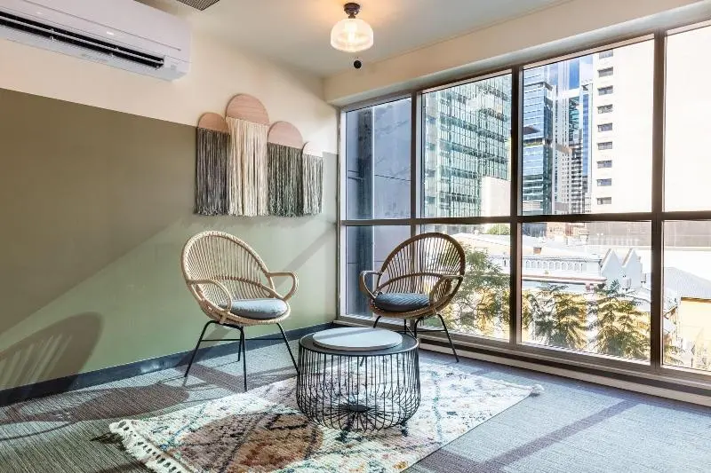هاستل Selina Brisbane