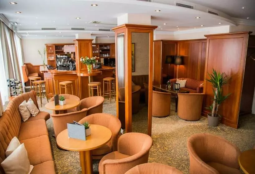 Отель Admiral Am Kurpark