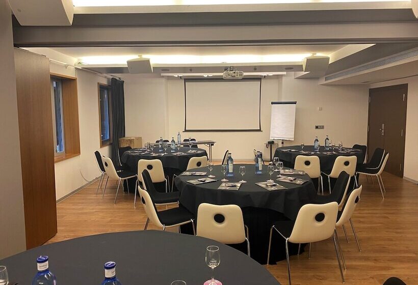 Отель Indigo Barcelona Plaza Espana, An Ihg