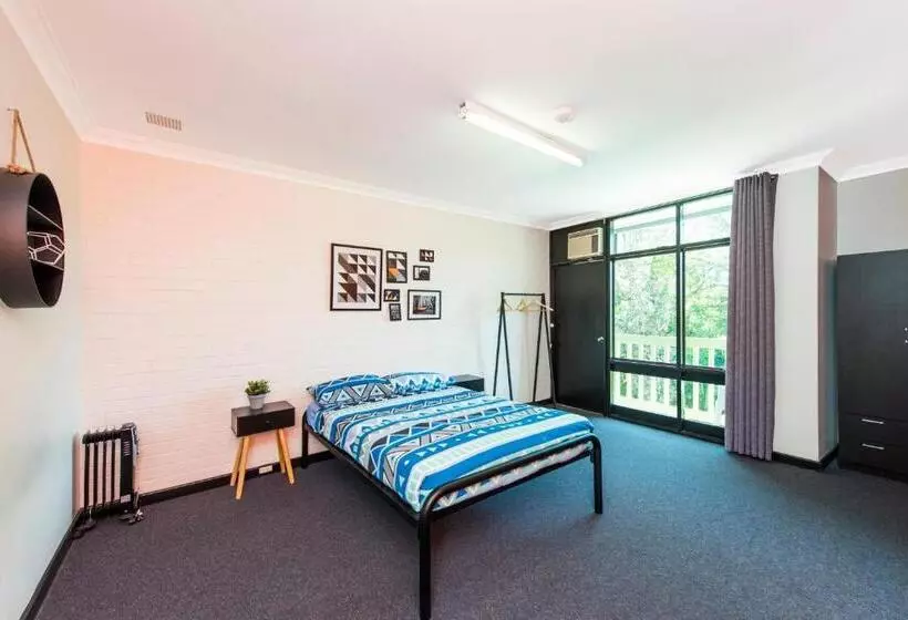 Hotel Billabong Backpackers Resort