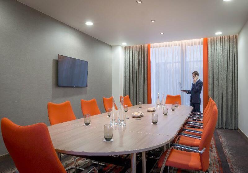 Clayton Hotel Chiswick