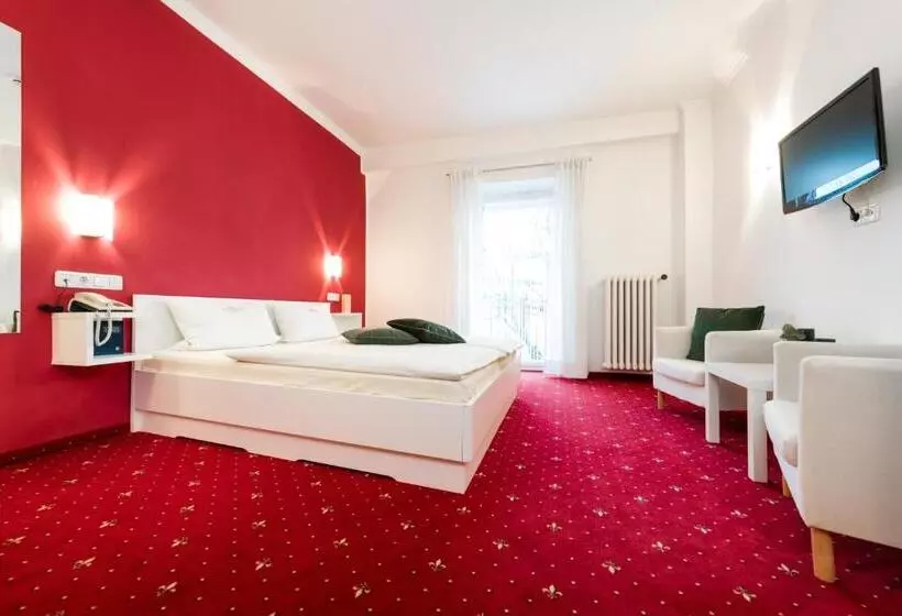 ホテル Goldener Hirsch