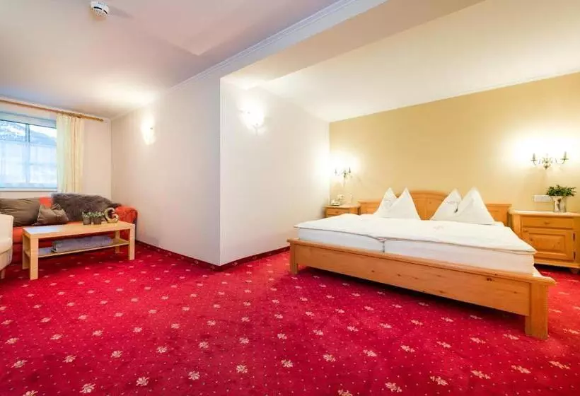 ホテル Goldener Hirsch