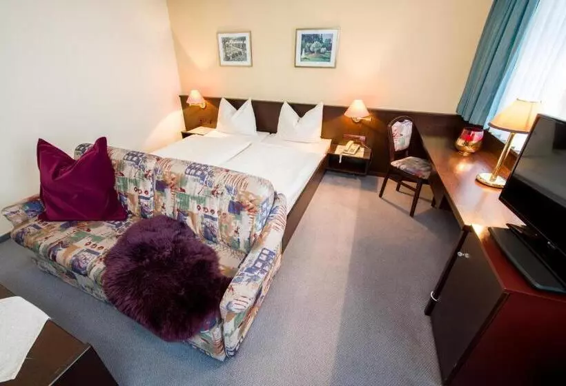 ホテル Goldener Hirsch