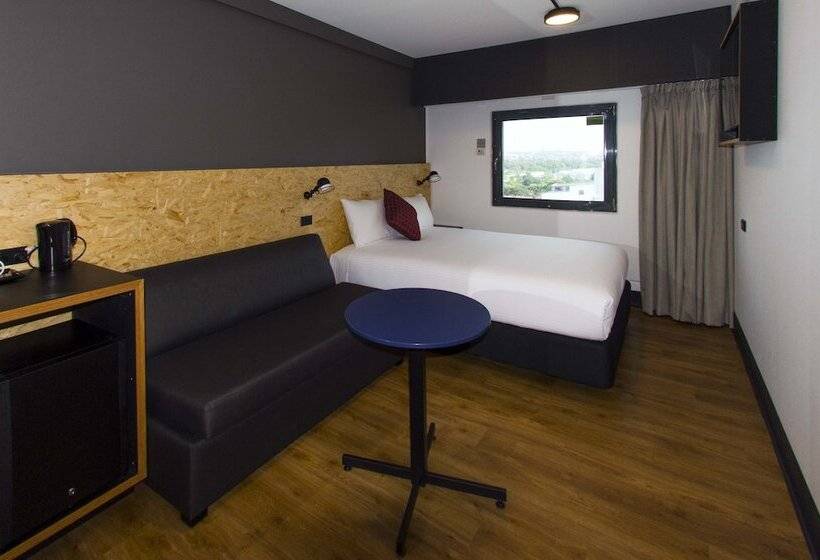Отель Ibis Budget Sydney East