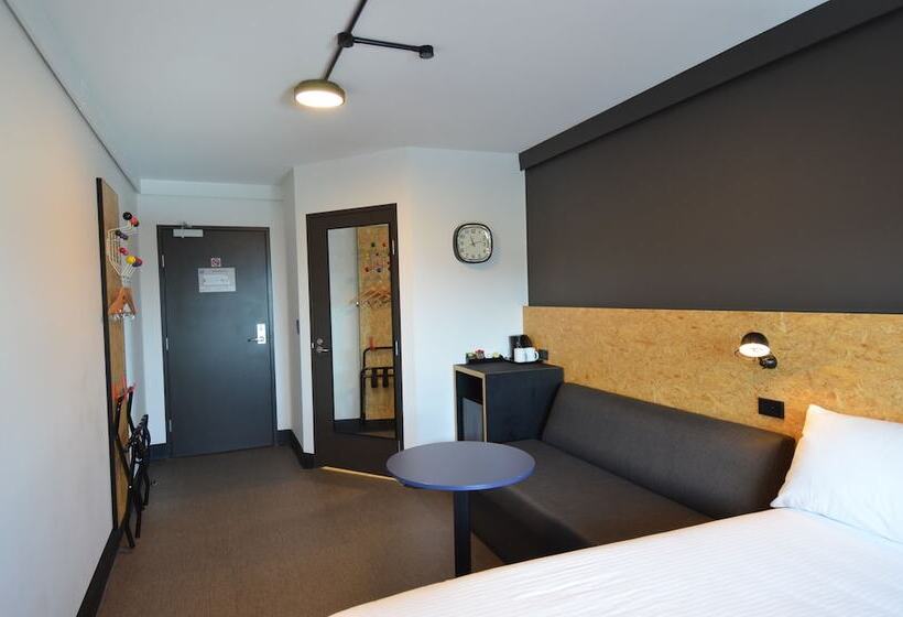 Отель Ibis Budget Sydney East