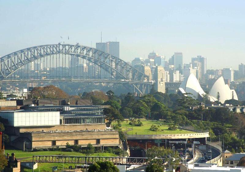 Отель Ibis Budget Sydney East