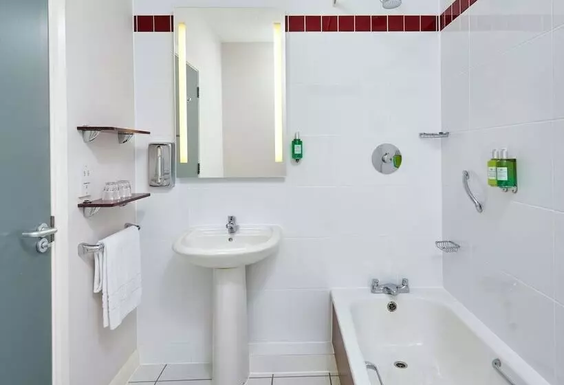 בית מלון כפרי Leonardo Milton Keynes